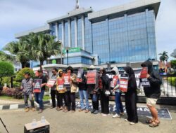 Tuntut Pengusutan Kasus Pembunuhan di Muara Kate, Koalisi Masyarakat Sipil Kaltim Gelar Aksi Solidaritas di Depan Kantor Gubernur Kaltim