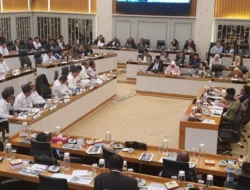 Komisi IV DPR RI Rapat Bersama Menteri Kelautan dan Perikanan, Bahas Soal Pagar Laut Tangerang