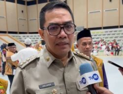Lepas Keberangkatan 360 Jemaah Haji Asal Samarinda, Andi Harun Ingatkan Jaga Kesehatan
