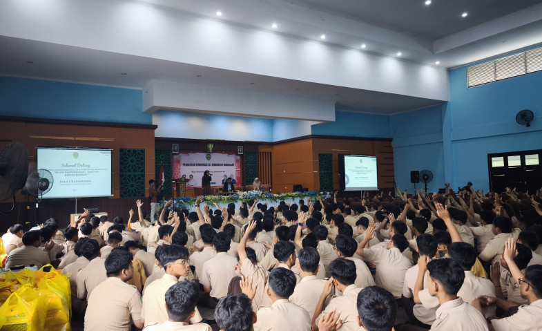 Upaya mencegah perundungan (bullying) dan menangkal masuknya paham radikal kembali menjadi perhatian di MAN 2 Samarinda