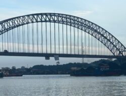 Pemprov Kaltim Batasi Pelayaran Sungai Mahakam Usai Ponton Batu Bara Tabrak Pengaman Jembatan Mahulu