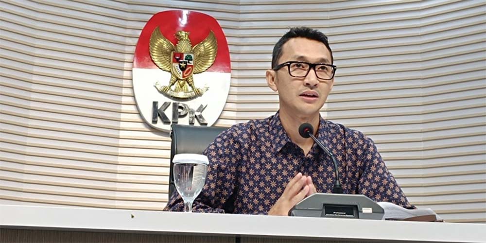 Kasus dugaan pemerasan yang menyeret Kepala Kejaksaan Negeri (Kajari) HSU nonaktif Albertinus P Napitupulu terus didalami Komisi Pemberantasan Korupsi (KPK).