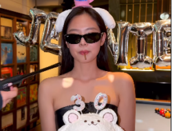 Perayaan Ulang Tahun ke-30 Jennie BLACKPINK, Gestur Lilin Memicu Perdebatan