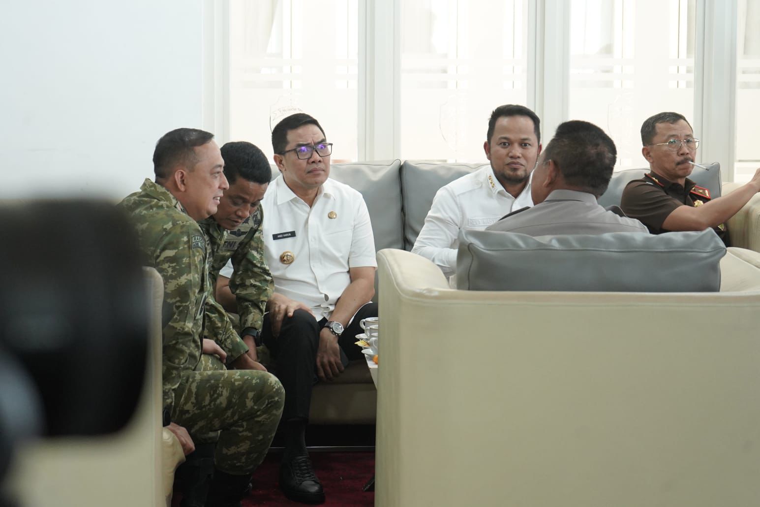Kehadiran Jaksa Agung mendapat sambutan hangat dari jajaran pejabat daerah serta unsur Forkopimda dan Samarinda