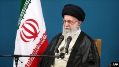 Ketegangan Meningkat, Iran Ancam Hancurkan Kapal Perang Amerika