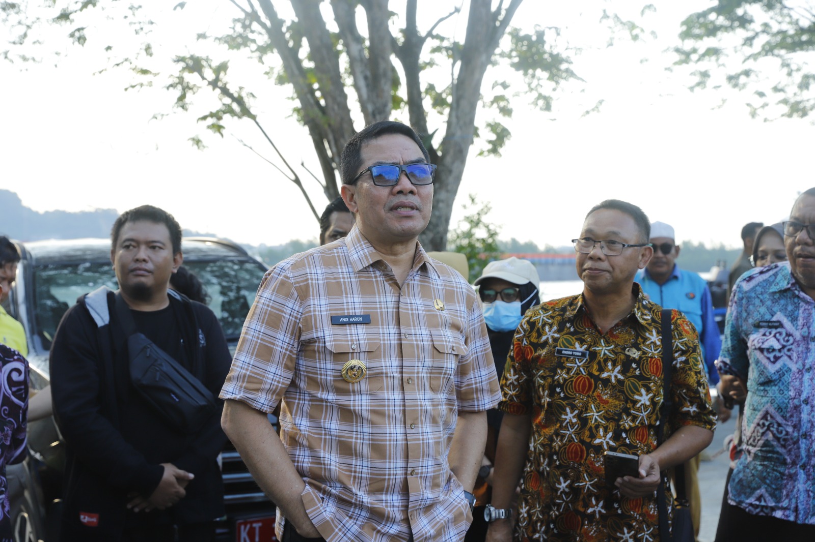 Wali Kota Samarinda, Andi Harun, turun langsung meninjau progres pembangunan taman