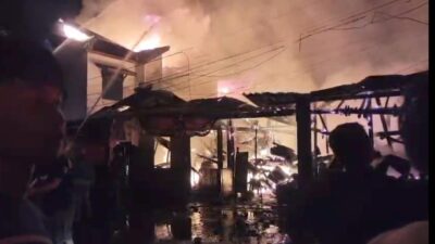 Puluhan Kios dan Ruko di Pasar Segiri Samarinda Hangus Terbakar
