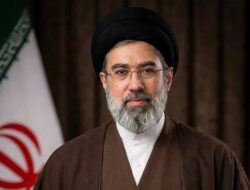 Gantikan Ayahnya, Mojtaba Khamenei Resmi Ditunjuk Jadi Pimpinan Tertinggi Iran