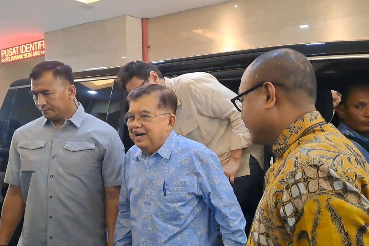 Wakil Presiden RI ke-10 dan ke-12, Jusuf Kalla (JK), mendatangi Gedung Bareskrim Polri