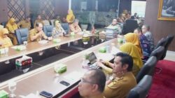 Rapat presentasi perencanaan kios sementara Pasar Segiri
