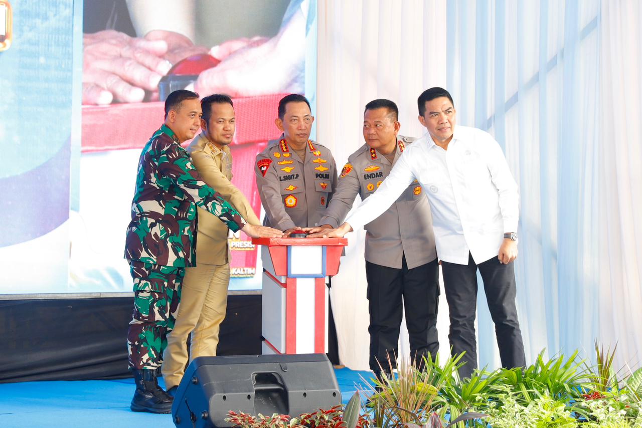 Kapolri Listyo Sigit Prabowo meresmikan Asrama Polisi Tunggal Panaluan Presisi di Kota Samarinda, Senin (18/5/2026).