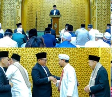 Wakil Wali Kota Samarinda, Saefuddin Zuhri, hadir langsung bersama masyarakat untuk melaksanakan Shalat Idul Adha di Masjid Raya Darussalam Samarinda