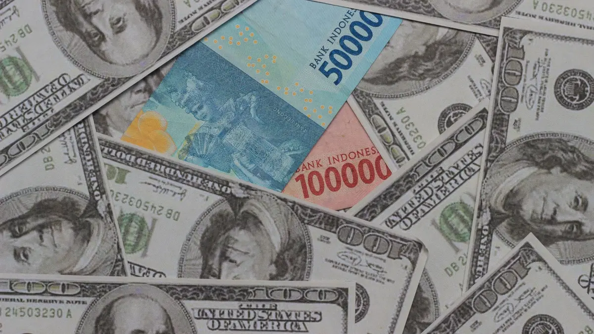 Rupiah Tembus Rp17.500 per Dolar AS