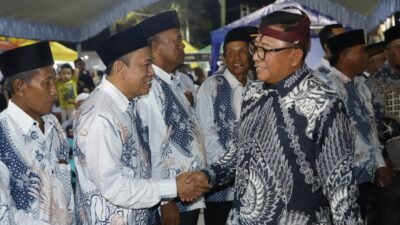Wakil Wali Kota Samarinda, Saefuddin Zuhri menghadiri pagelaran wayang kulit dalam rangka penutupan Bersih Desa Rawa Makmur