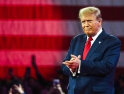 Trump Beri Peringatan Keras ke China dan Rusia Jika Bantu Iran dengan Senjata