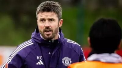 Pelatih MU, Michael Carrick