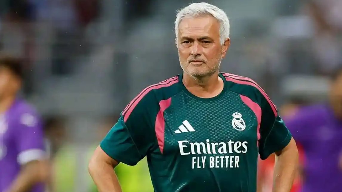 Pelatih Real Madrid Jose Mourinho
