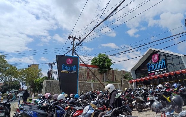 Parkir Mie gacoan Samarinda