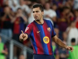 Debut Rodri di Barcelona, Flick Beri Pujian