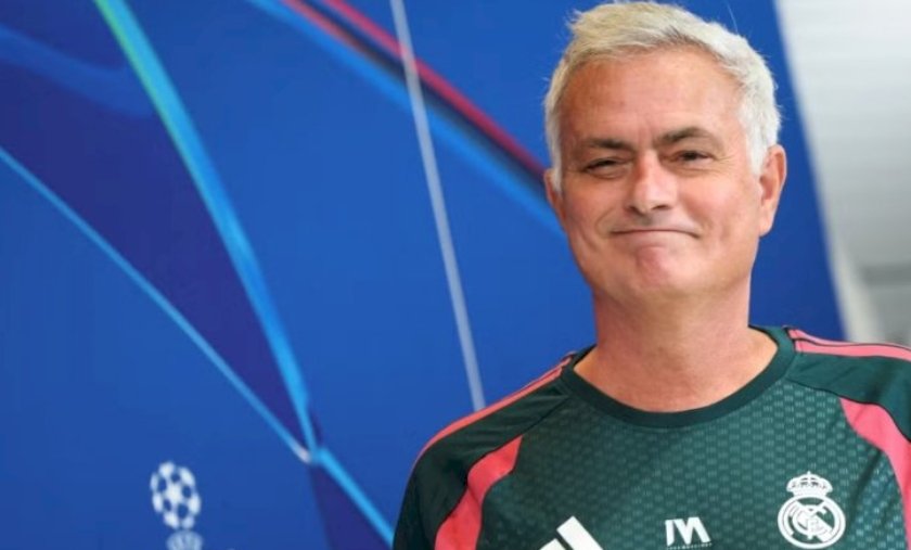 Pelatih Real Madrid Jose Mourinho