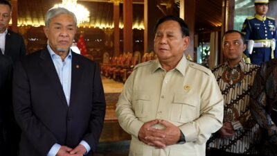 Prabowo setelah menerima kunjungan Wakil Perdana Menteri Malaysia Ahmad Zahid Hamidi di kediamannya di Hambalang