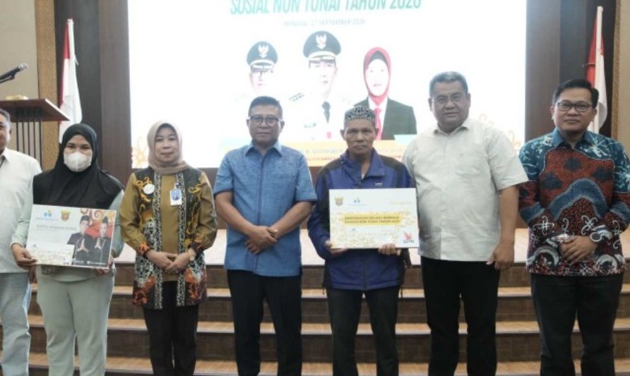 Saefuddin Zuhri menghadiri penyerahan BSNT secara simbolis di Ruang Serbaguna Lantai VI Bankaltimtara Cabang Utama Samarinda