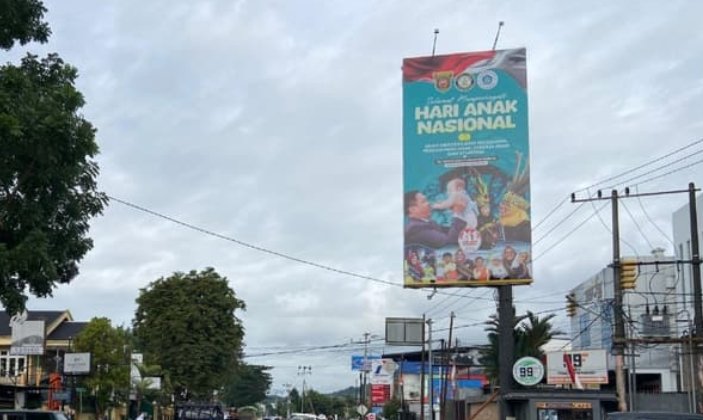 Ilustrasi Reklame di Kota Samarinda, Kalimantan Timur