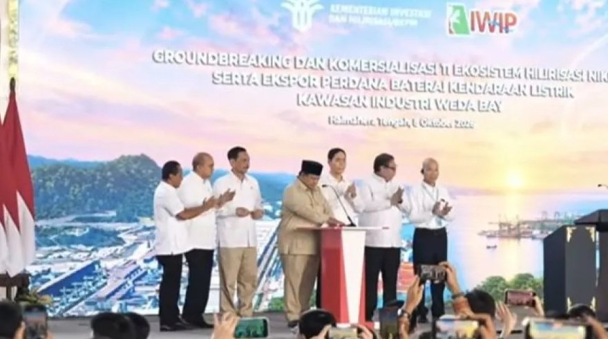 Presiden Prabowo Subianto meresmikan ekspor perdana baterai kendaraan listrik sekaligus meluncurkan 11 proyek hilirisasi